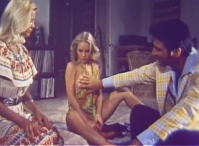 Vintage Usa: Blonde seksi vintaj menjilat pepek bertiga, mengongkek pepek, menghisap zakar...