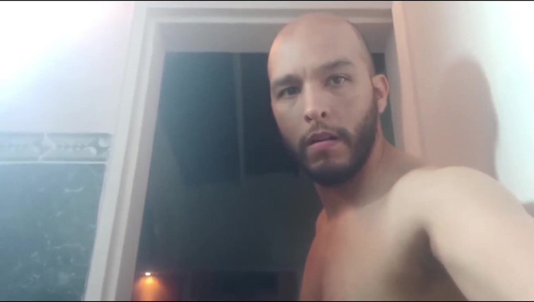 Swingersamateur40: Creo que estoy solo en casa y que me estoy...