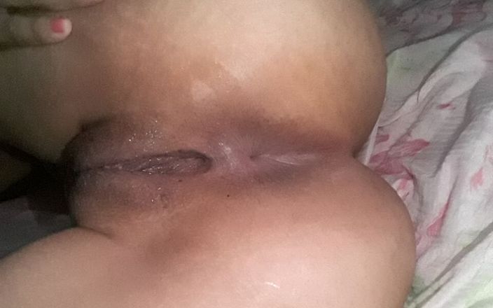 Bebesita Sexy: Strčil jsem prsty hluboko do své velmi mokré vagíny