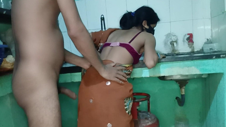 Raniki chut: 인도 인도 마을 마누라 ko 도기 스타일 chudai 힌디어