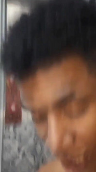 Chorro en la cara del albañil y sexo anal