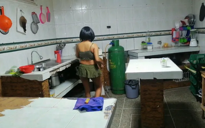 SAMANTA: 1 P I Fuck the Plumber When My Husband Is...