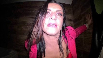 MilfyCalla: Гра в червоній ванній кімнаті - брудні розмови, мастурбація & неслухняний фетиш сечі 329