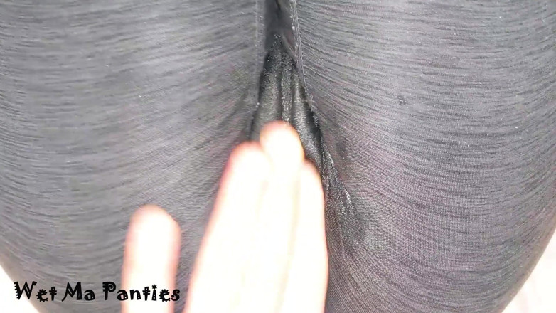 Wet ma panties: Adik tiri panas mengusik Himwith seluar yoga barunya !! Bahagian 1