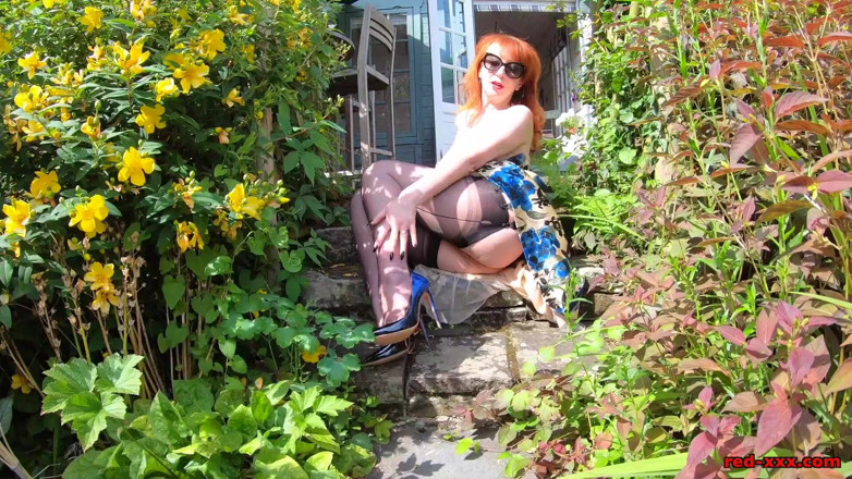RedXXX: Up the Garden Path!