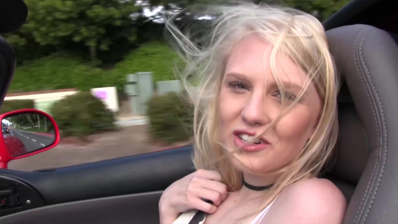 Hefburg: Zierliche blondine nimmt alles