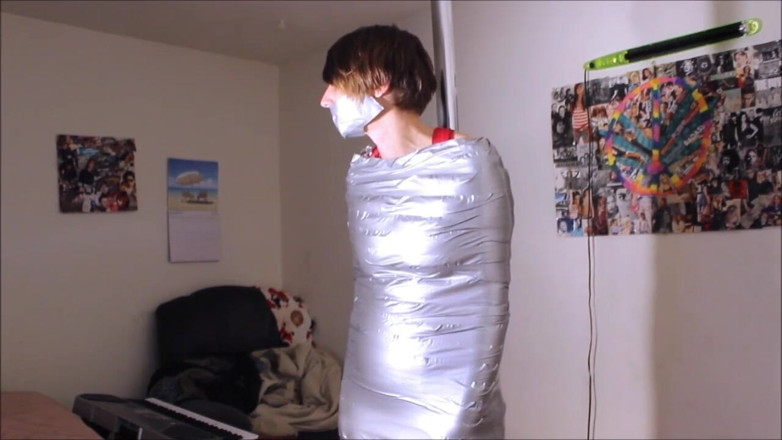 Selfgags classic: Caught in Wraptivity!