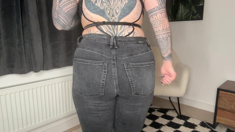 Miss Valentina: Denim Jeans JOI