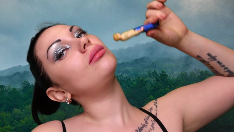 Goddess Misha Goldy: Le mie labbra - è una porta all'inferno per i piccoli esseri...