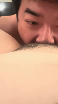 Minha Madrasta Chinesa Filma Minha Língua E Pau Entrando E Saindo De Sua Buceta Peluda Apertada