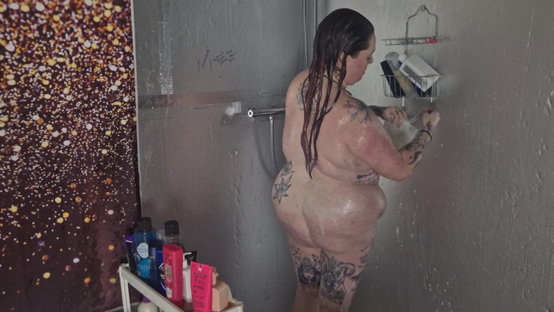Bambi_beauty1: Bambi Gets Clean