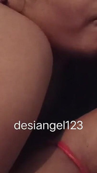 Desi bhabhi suce jusqu’à l’éjaculation dans la bouche