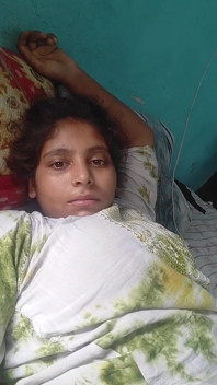 Muh Me Gira Diye O Mai Chat Gayi