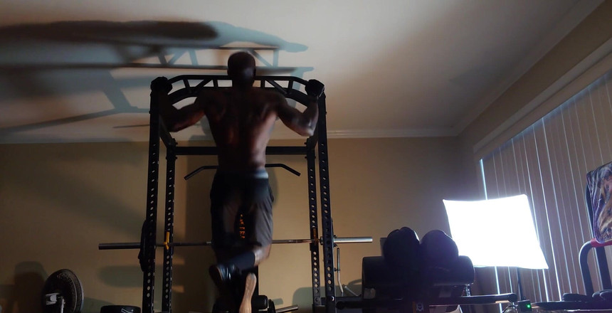 Hallelujah Johnson: 今日のレジスタンストレーニングワークアウトは、静的な姿勢評価中に特定された誤った姿勢がAPになる可能性が高いことを示唆しています