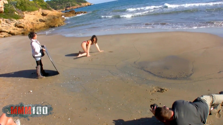 MMM100: Sexy Video: Focení na pláži Jessica Bitch