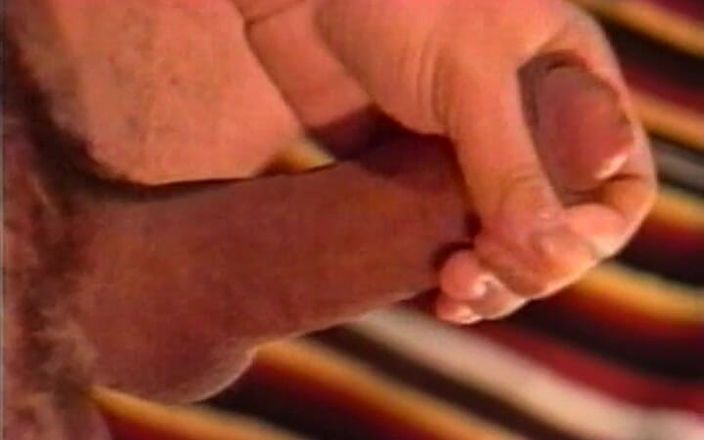 Gay vintage vibes: Hombres intensos en sincronización 5