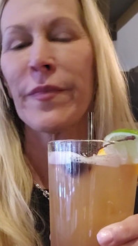 Menikmati Coctail