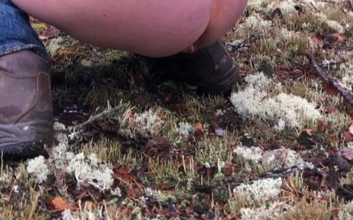 Hotwifekbh: Amateur, femme mature à gros nichons, pisse 4