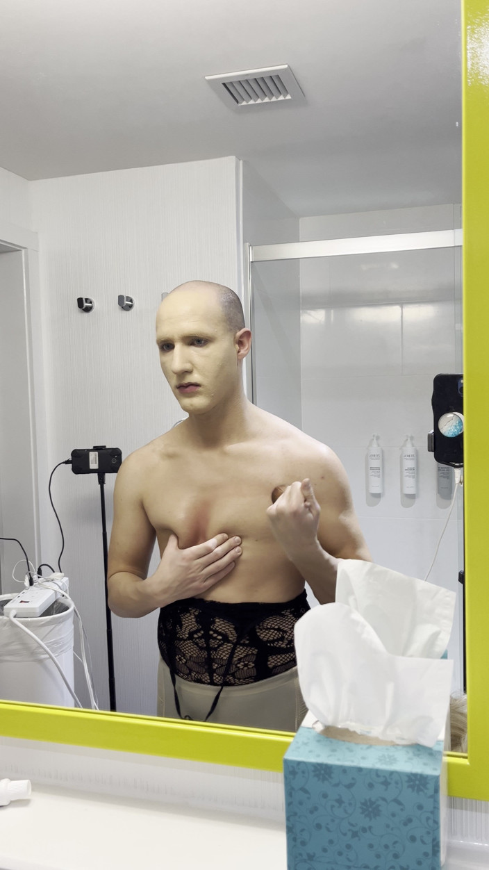 Sissy Bailey Wilde: Muž na blonďatou krásku Ženská transformace
