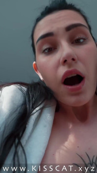 Hopa, a făcut labă pe mama vitregă? L-a prins pe fiul vitreg de două ori ejaculând în mama vitregă tânără. Surpriză cu futai sexy Kisscat