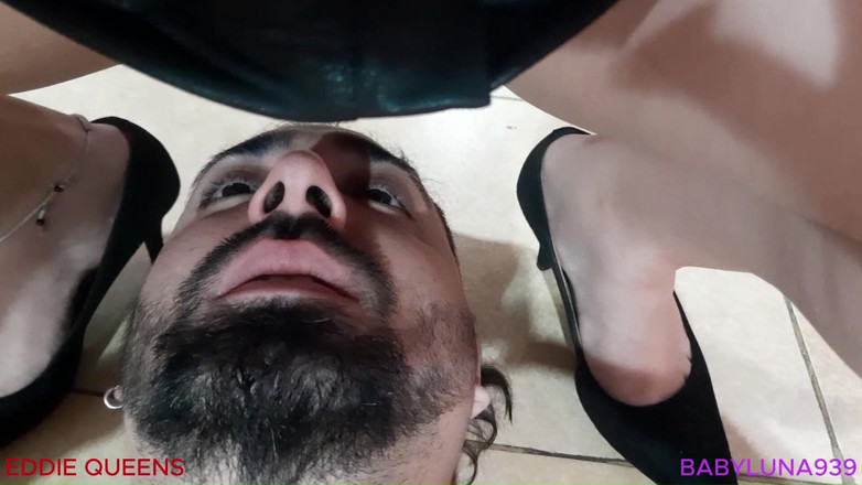 Eddie Queens: मेरी सौतेली बहन Babyluna939 को गांड चुदाई और गोल्डन शॉवर फीट बेबीलुना939 पसंद है भाग 2