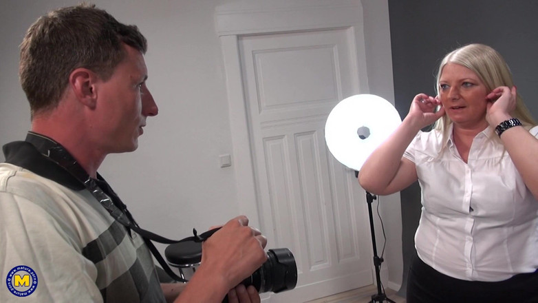 Mature NL: 德国熟女继母rosella被壮男jason steel狠操