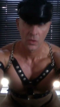 Gayleatherman wysiada