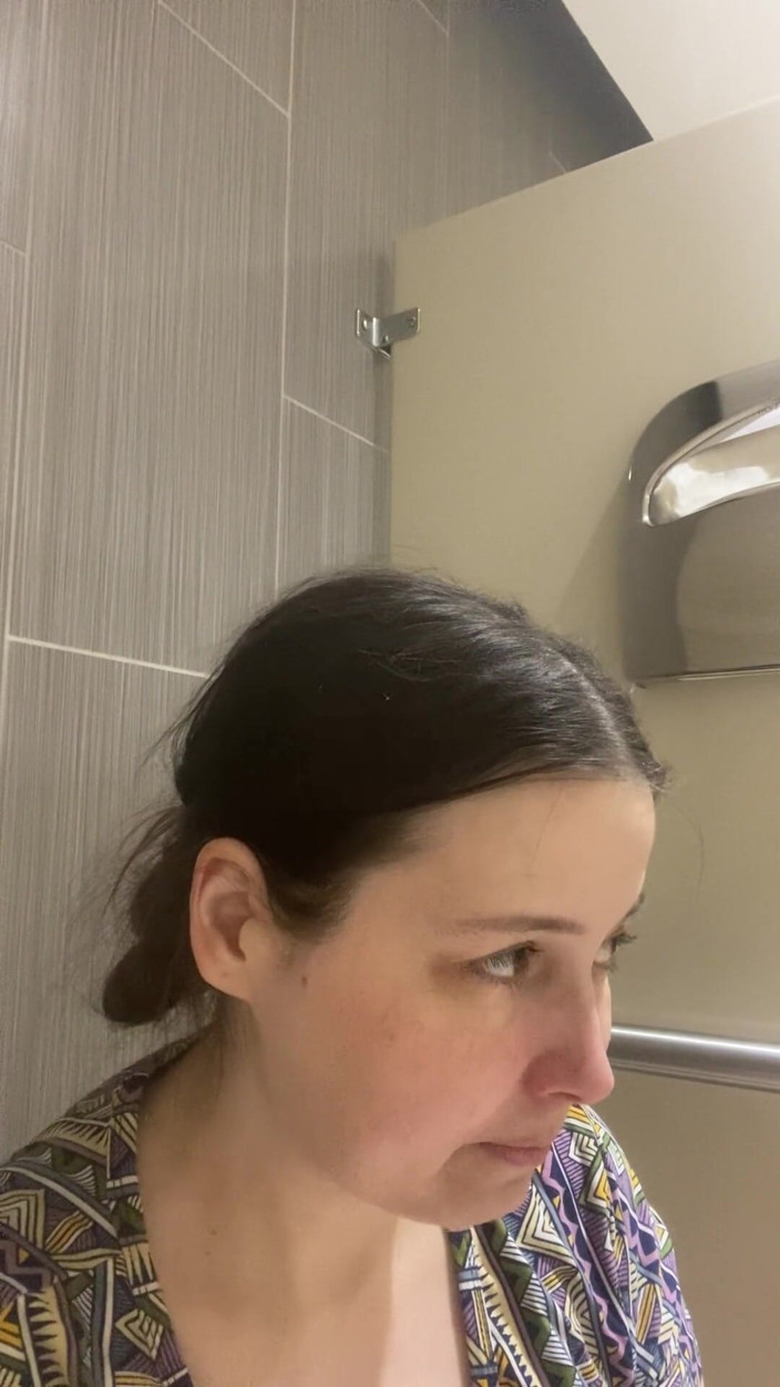 MissChrystalline: Orgasm in the Bathroom Stall