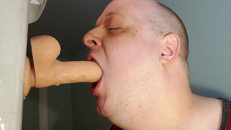 Charlieboy69: 深喉旋转假阳具