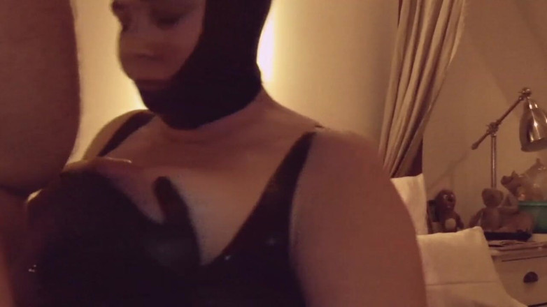 Tawny Jewells: Tawnys sperm ağzına boşalıyor