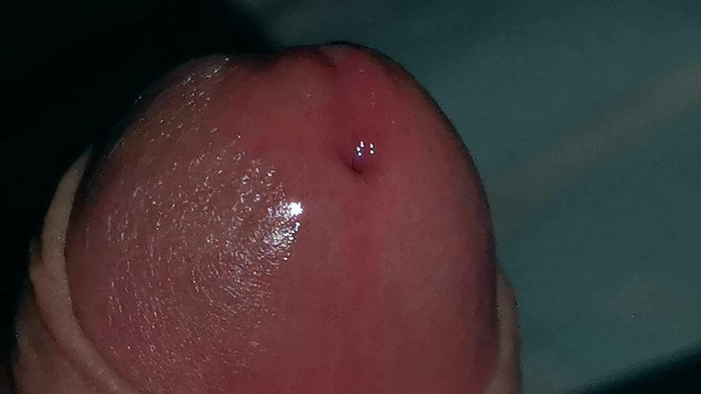 SEXY_GUYBEST: Molto primo piano di un pene troppo eccitato e flussi...