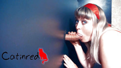 Catin Red: Drobná MILFka kouří péro a orální creampie