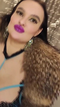 Goddess in Furs, Toilet Slavery