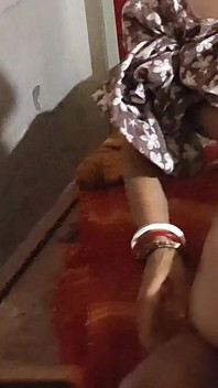 Indiana de 18 anos meia-irmã primeira vez sexo apertado em áudio hindi