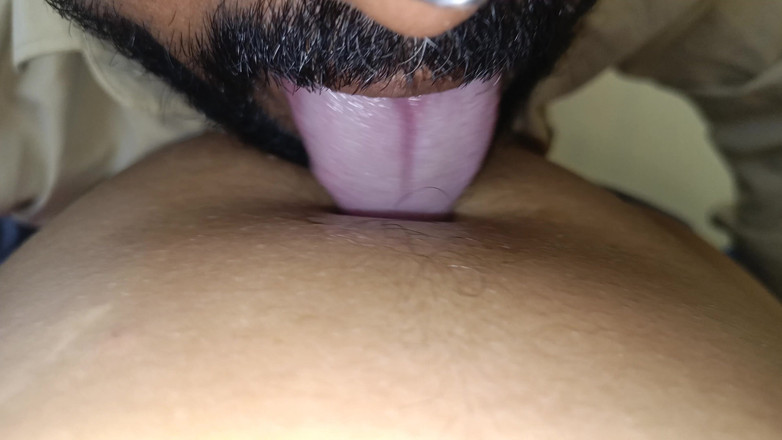 Ilakkiya: 핫한 여대녀