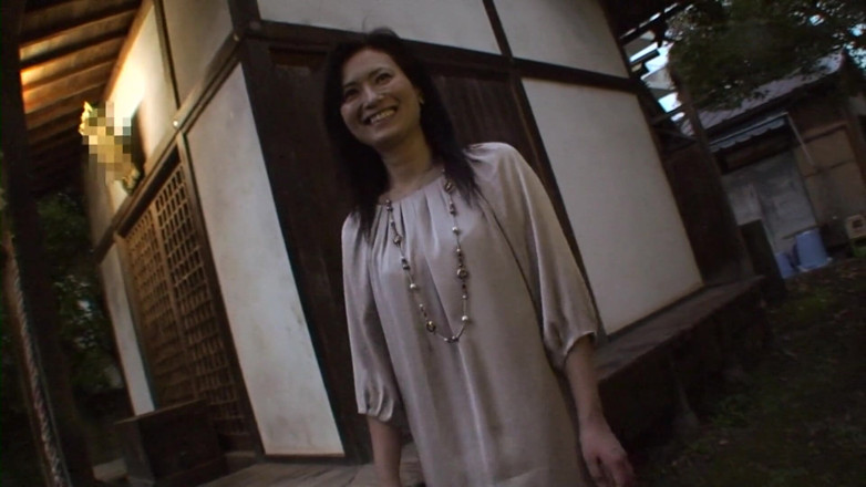 Japan Lust: Japanese mature in sexy pink nightie gets creampie