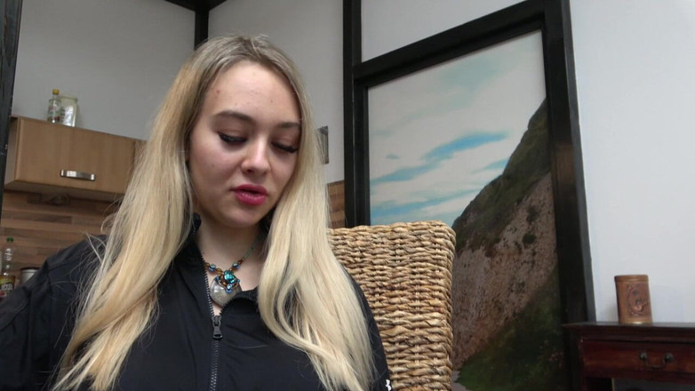 Beverly peach: My Girlfriend's Dad Wants to Fuck Me!