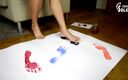 Czech Soles - foot fetish content: Smutsiga fotavtryck av Megans sexiga fötter