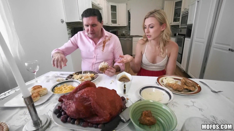 Share my BF: Share My BF - Alexa and Valentina Give Deepthroat BJ in...
