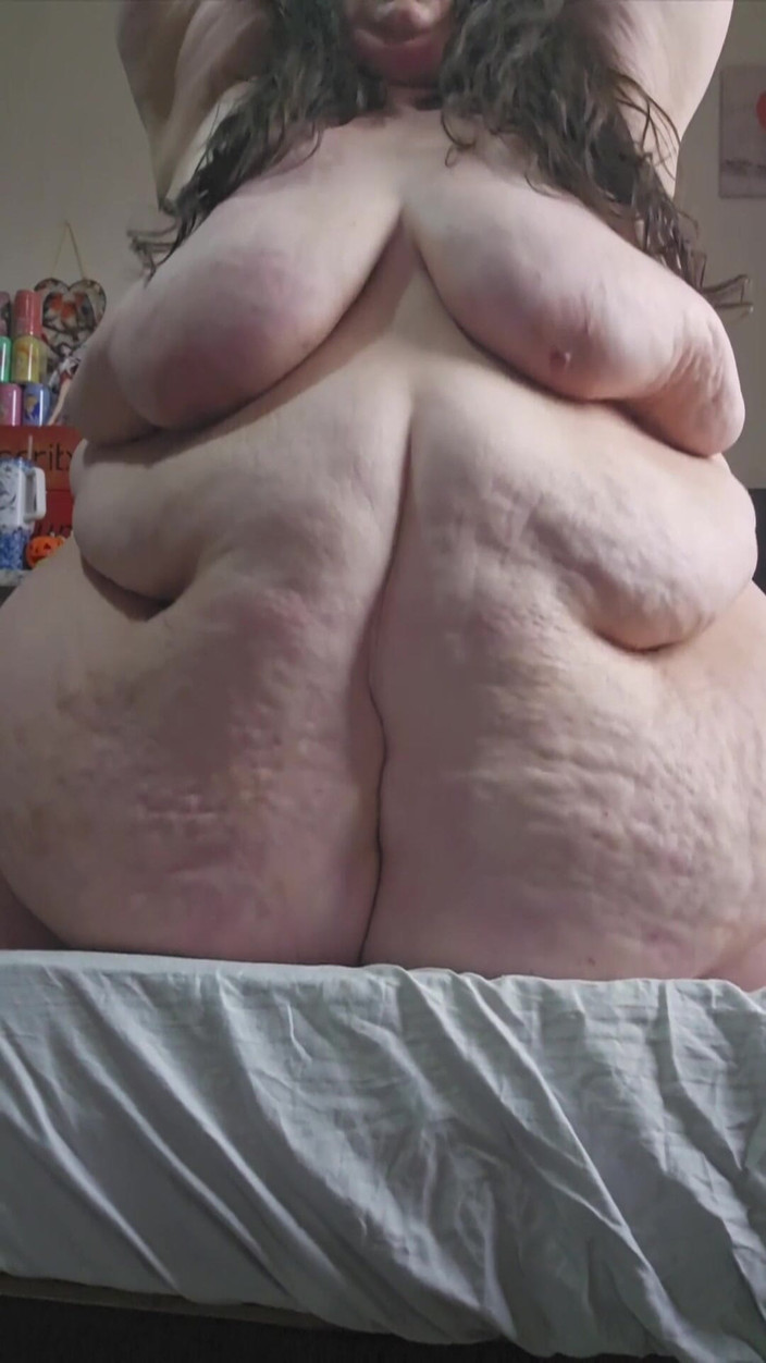 SSBBWLadyBrads: Awek montel super saiz bergoyang katil bergoyang bunyi