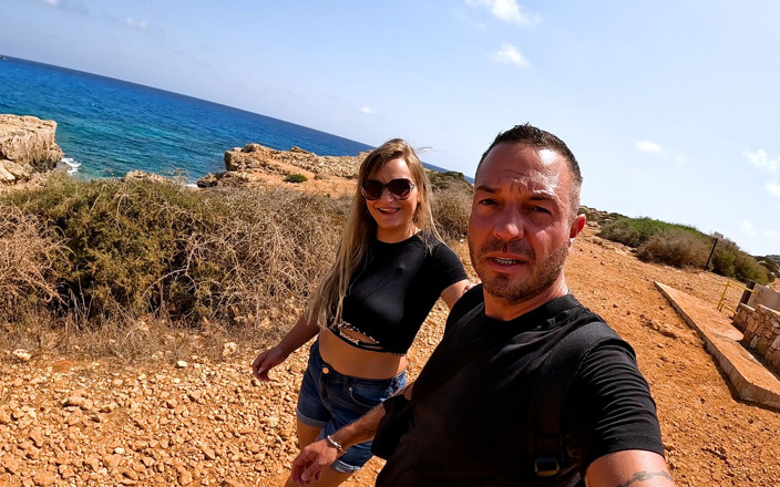 Lina Mila: ¿Facial público para visitar turismo? ¡Colchón de follar al aire libre...