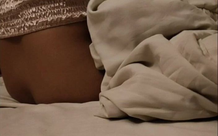 Trisha Hotness: Cô ấy đang đeo bao cao su thổi kèn và cưỡi trên phần...