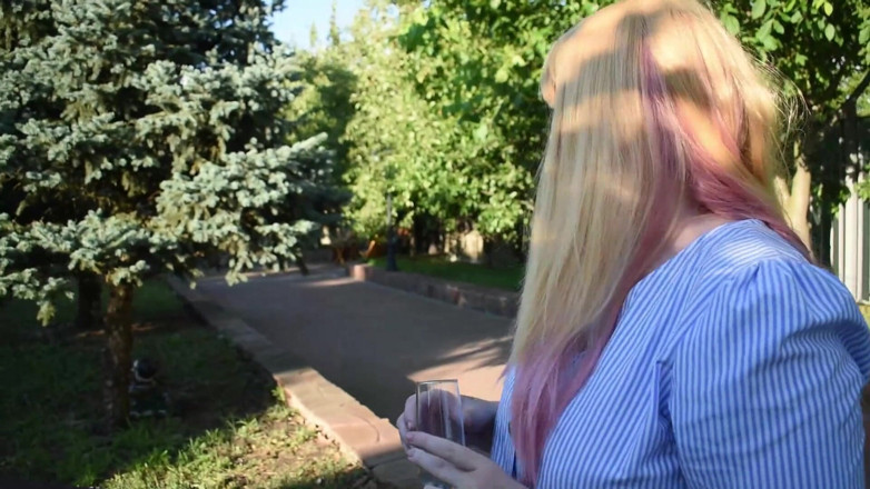 Kira Koval: Kira in Wonderland dientot sama dildo