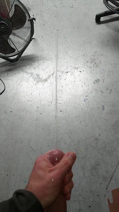 在仓库里潮吹