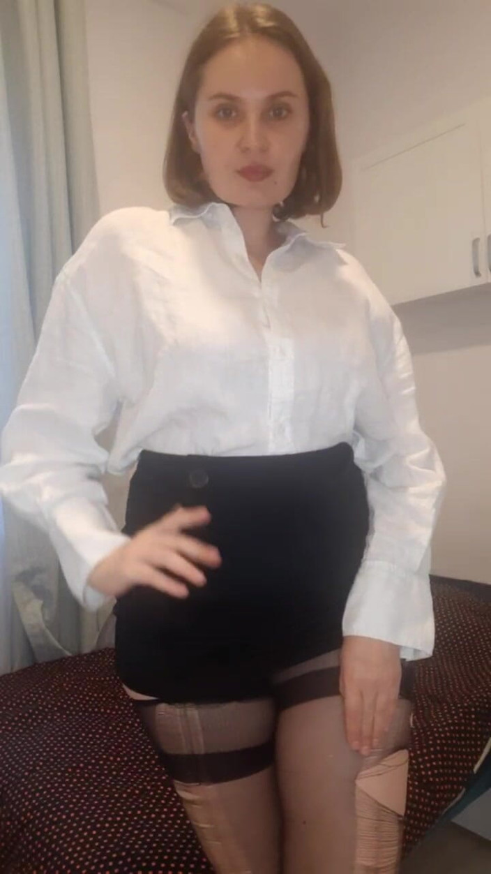 withcymommi: Fácil De Tirar a Roupa E Provocar Com Sua Lingerie