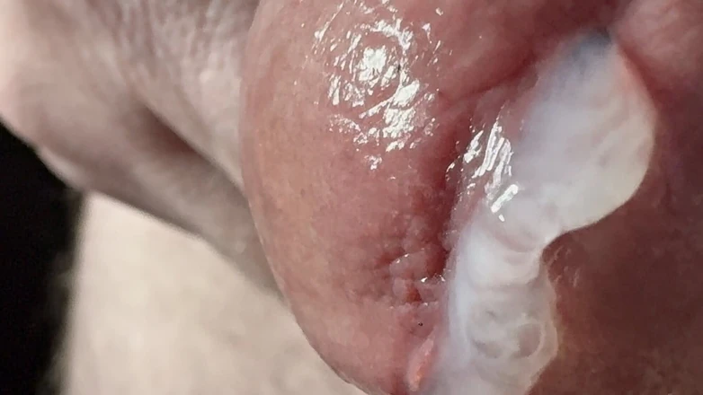 Leonardo-1974: Unshaven Cock Comes