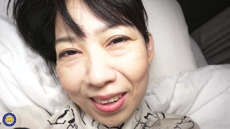 Mature NL: Sledoval jsem moji japonskou macechu ve sprše a dávám jí...