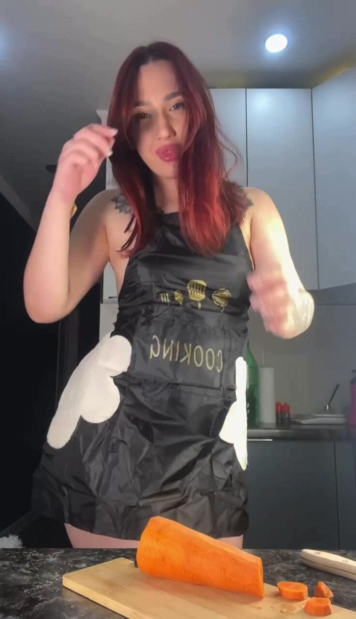 JessLux: 무료! 아시아 요리! 내 몸을 평가할거야