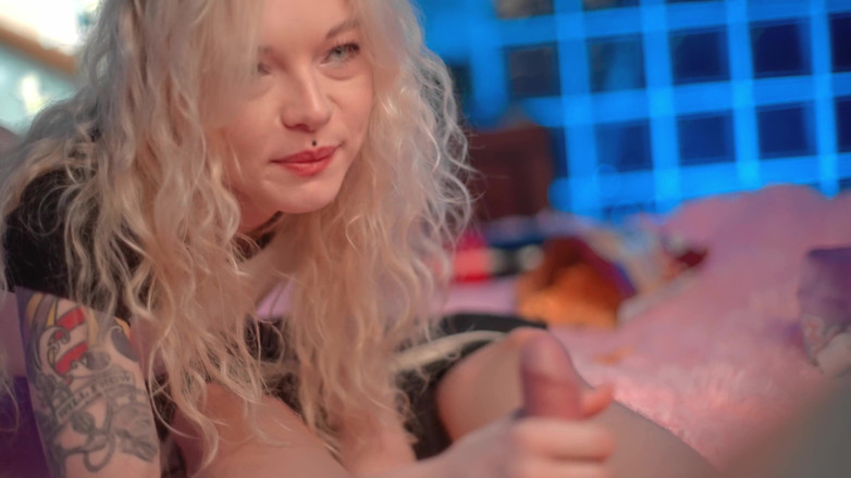 Karneli Bandi: ルームメイトのクレイジーライド