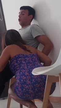 Mokry Sex Oralny W Biurze